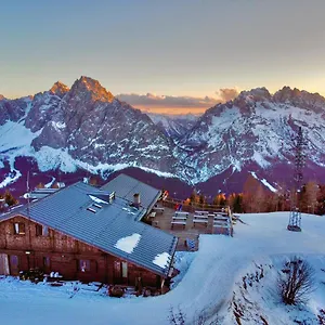  Lodge Rifugio 2000 Italia